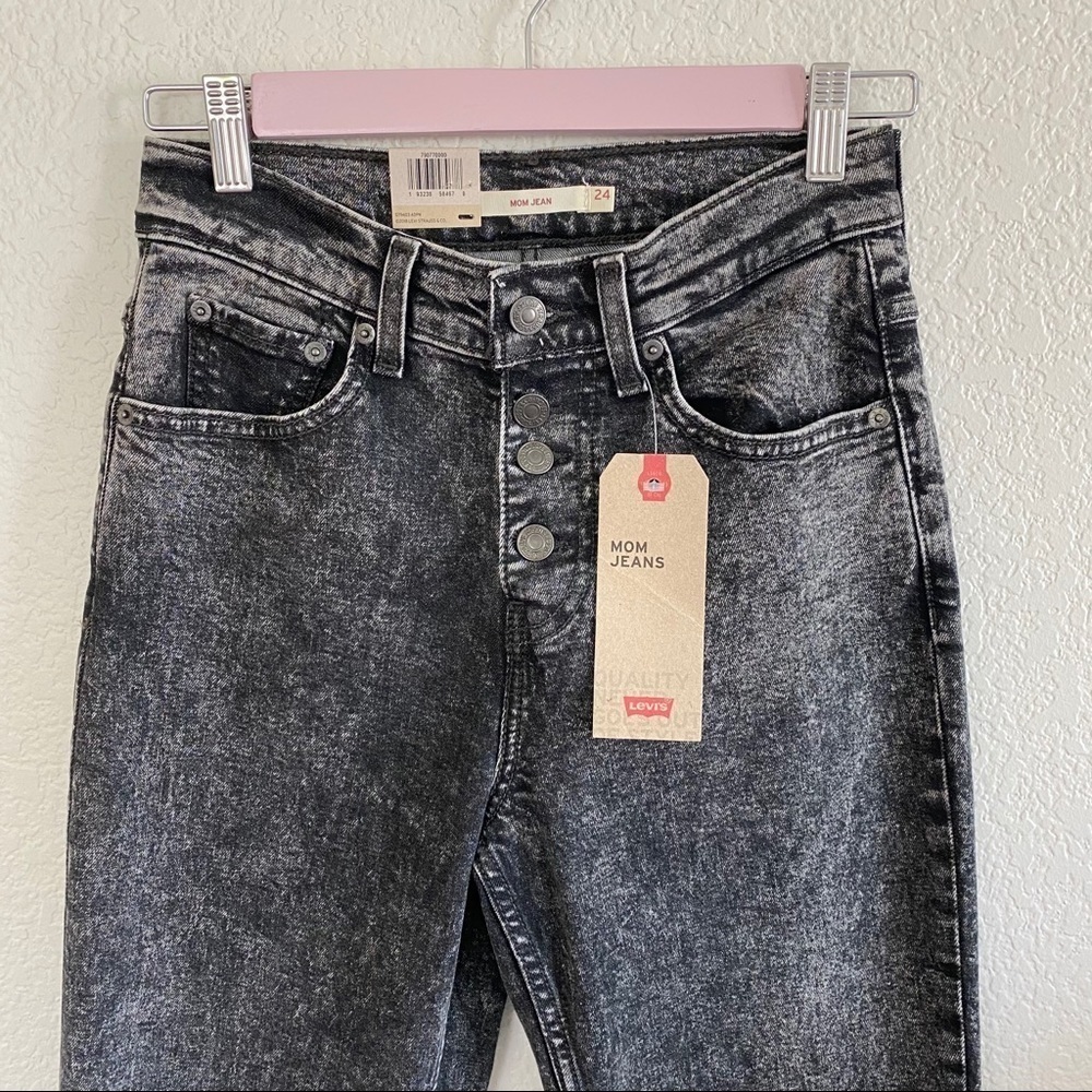 Levi’s Mom Jean Acid Wash Black Denim Jeans - Picture 10 of 10